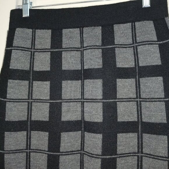WILLI SMITH PULL ON KNIT/WOOL MIDI SKIRT, GRAY AND BLACK PLAID, SIZE MEDIUM - Picture 2 of 3